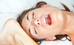 Viv Thomas invite you to explore a free pics with Julia Roca and Talia Mint in lesbian porn scene