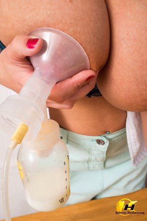 Katerina Hartlova are pleased to offer you a free photos featuring Katerina Hartlova has a hot body