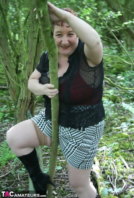 TAC Amateurs are proud to present you with a free photos featuring Kinky Carol xxx gallery 270749